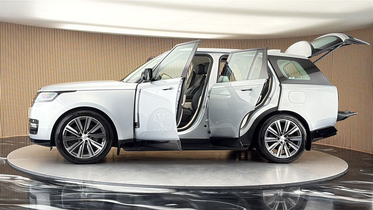 More views of Land Rover Range Rover