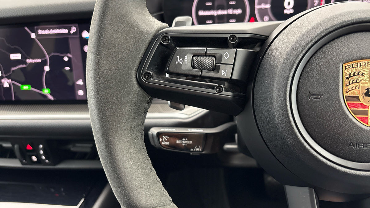 Porsche Cayenne Image 13
