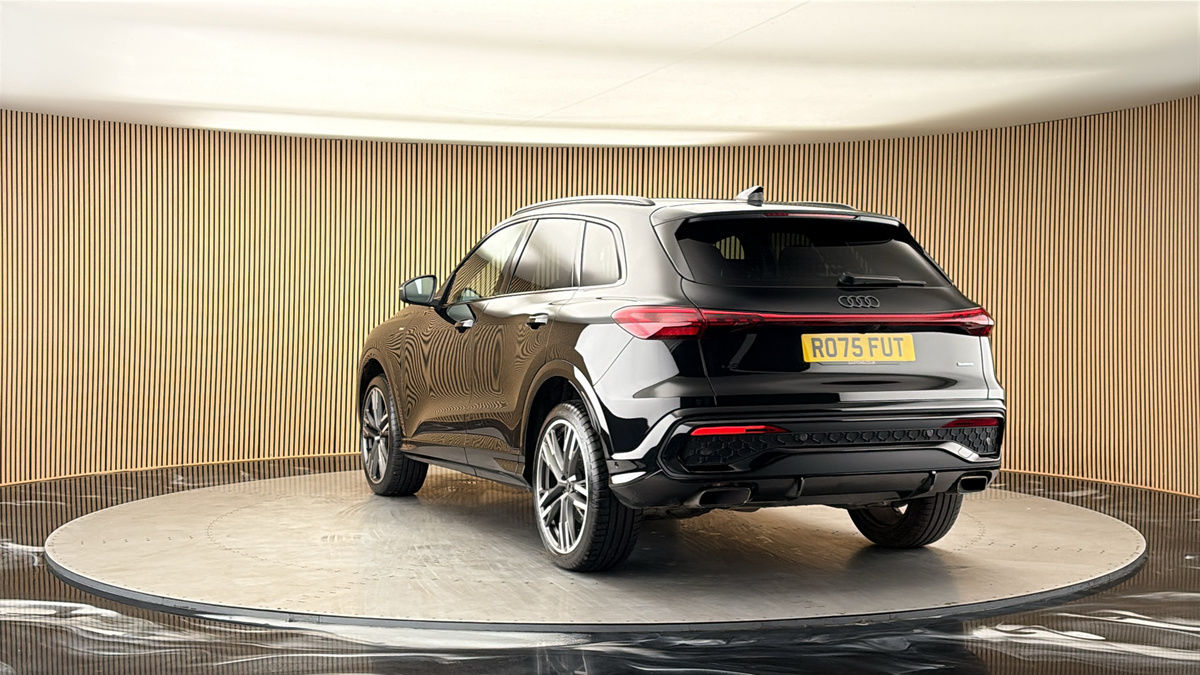 More views of Audi Q5