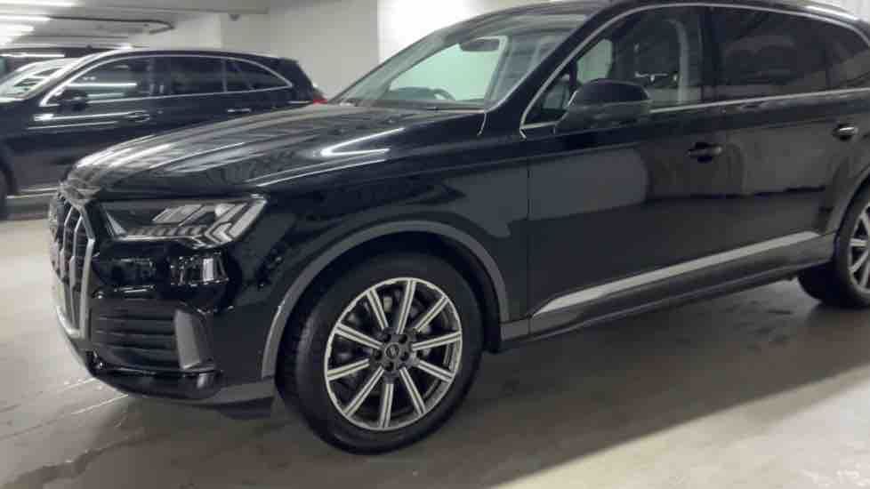 More views of Audi Q7