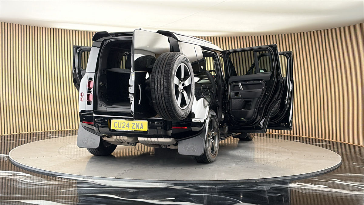 More views of Land Rover Defender 110