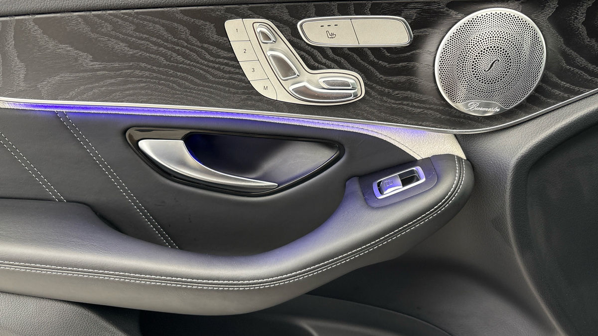 Mercedes-Benz GLC Image 25