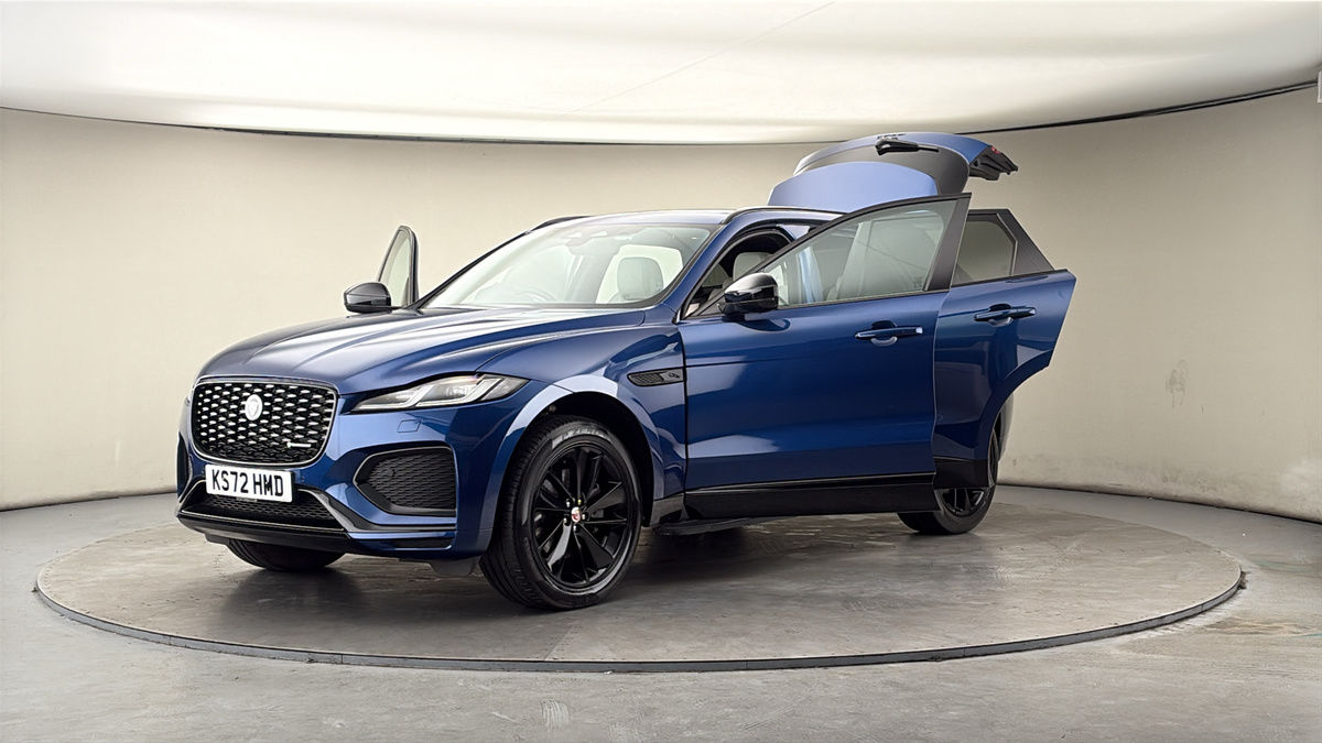 Jaguar F-PACE Image 22