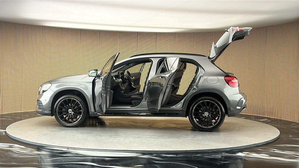 More views of Mercedes-Benz GLA