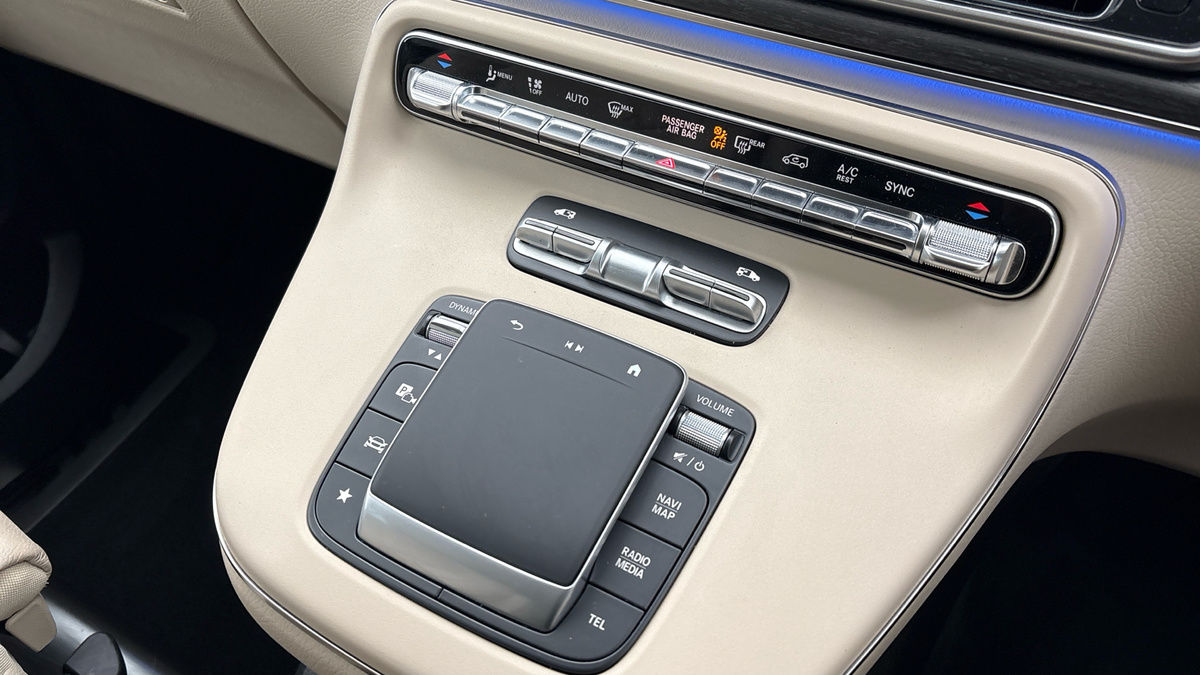 Mercedes-Benz V Class Image 6