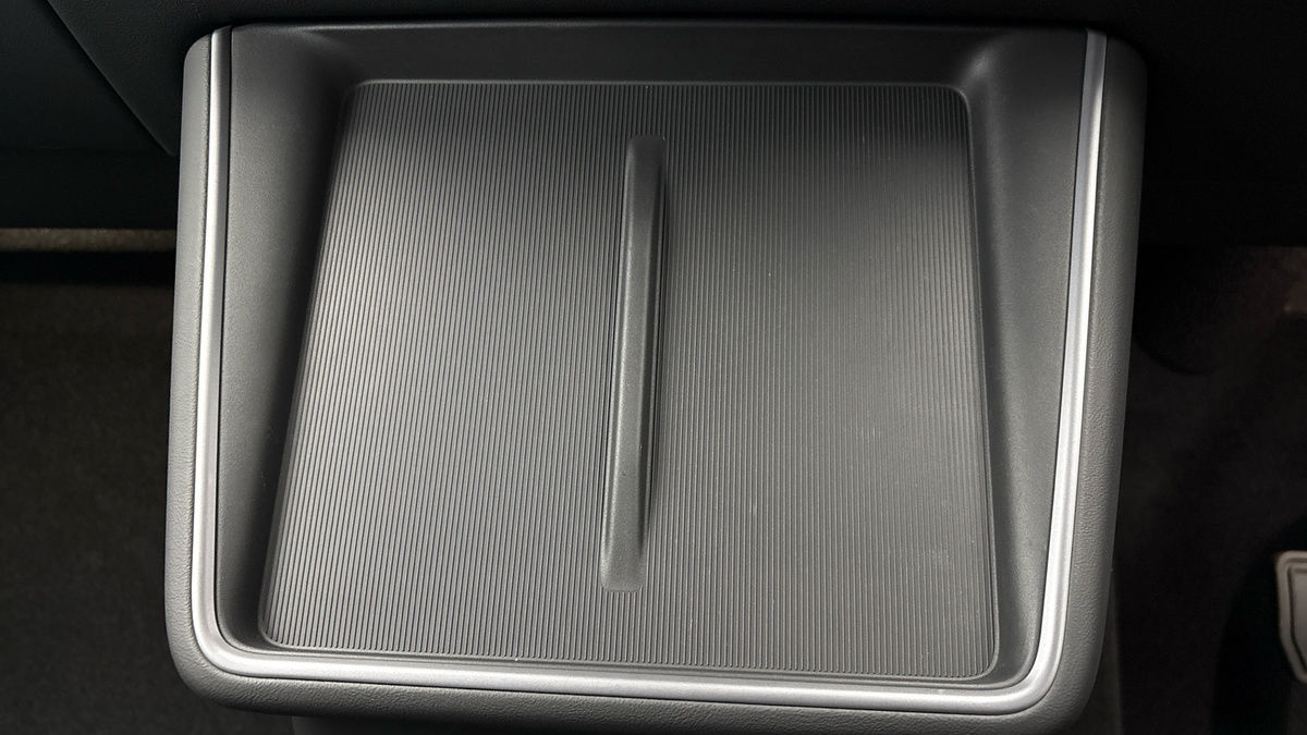 Tesla Model Y Image 28