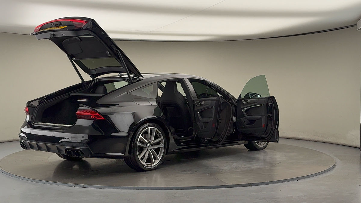 More views of Audi S7