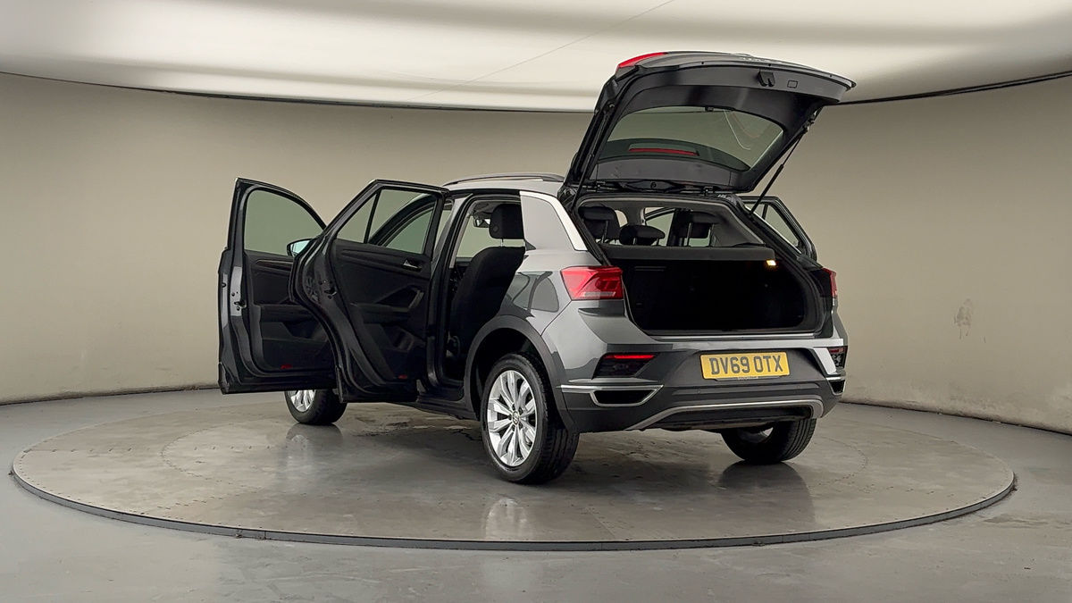 Volkswagen T-Roc Image 23