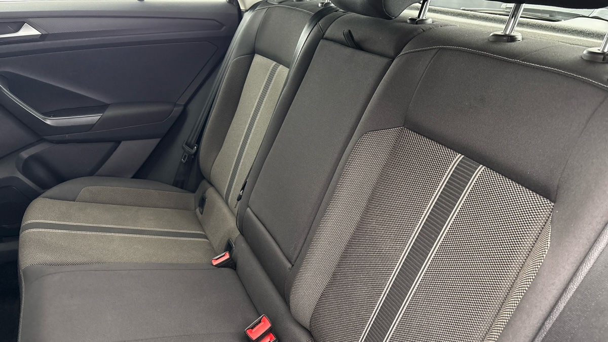 Volkswagen T-Roc Image 8