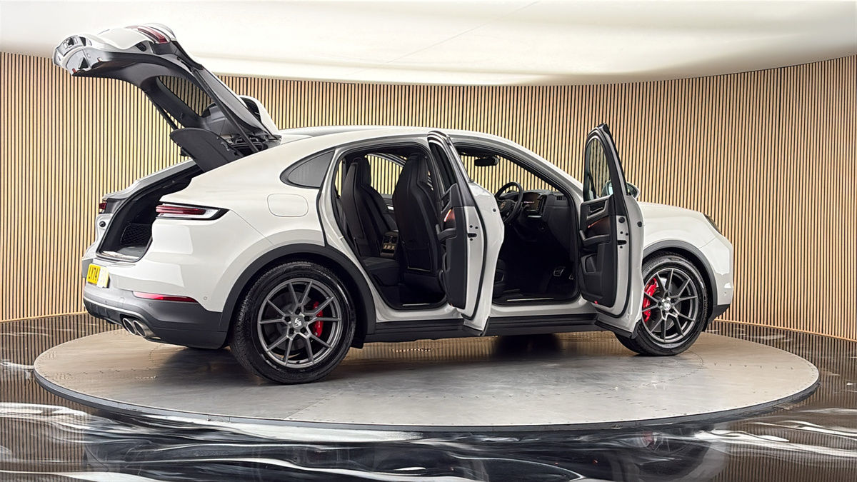 More views of Porsche Cayenne