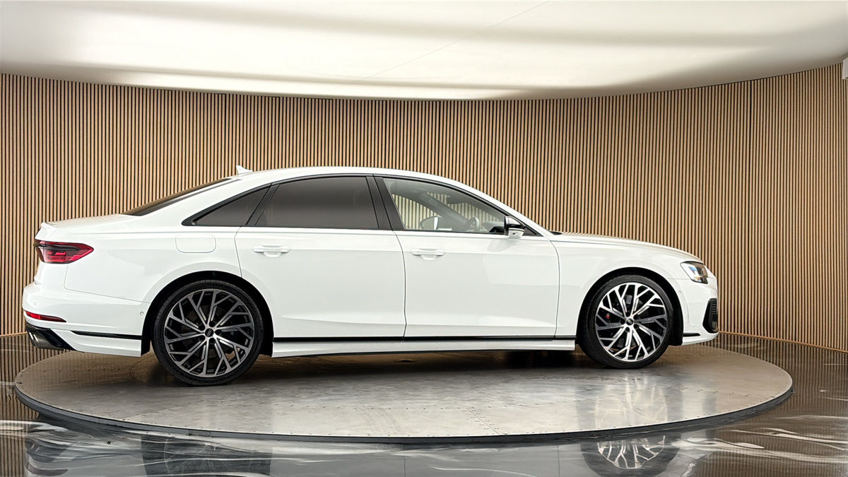 More views of Audi S8