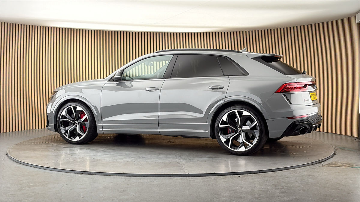 More views of Audi RSQ8