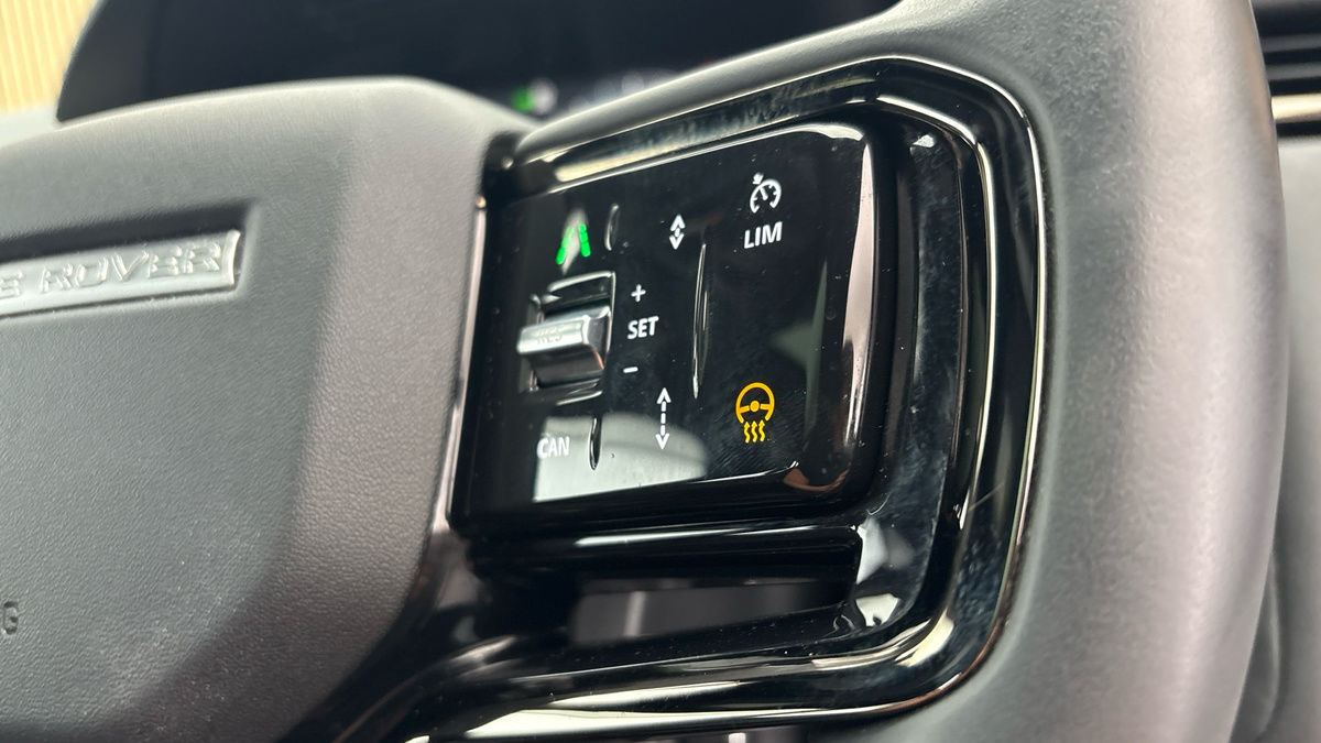 Land Rover Range Rover Velar Image 25