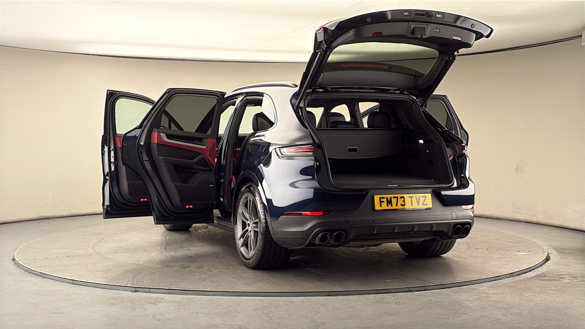 More views of Porsche Cayenne