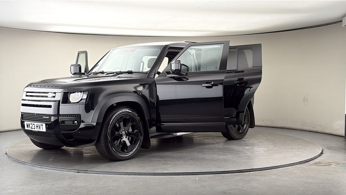 More views of Land Rover Defender 110