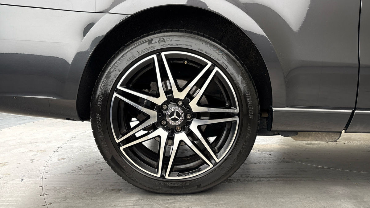 Mercedes-Benz V Class Image 10