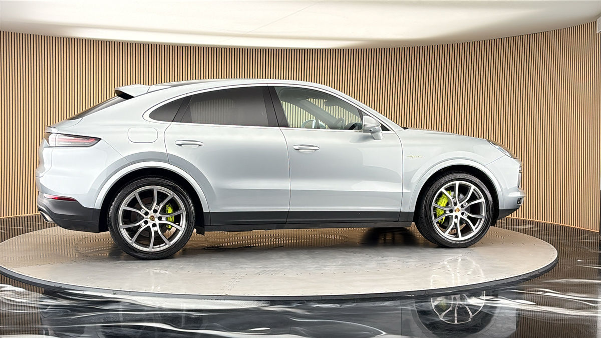More views of Porsche Cayenne