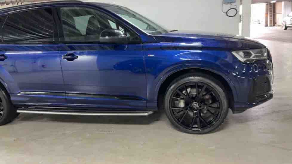 More views of Audi Q7