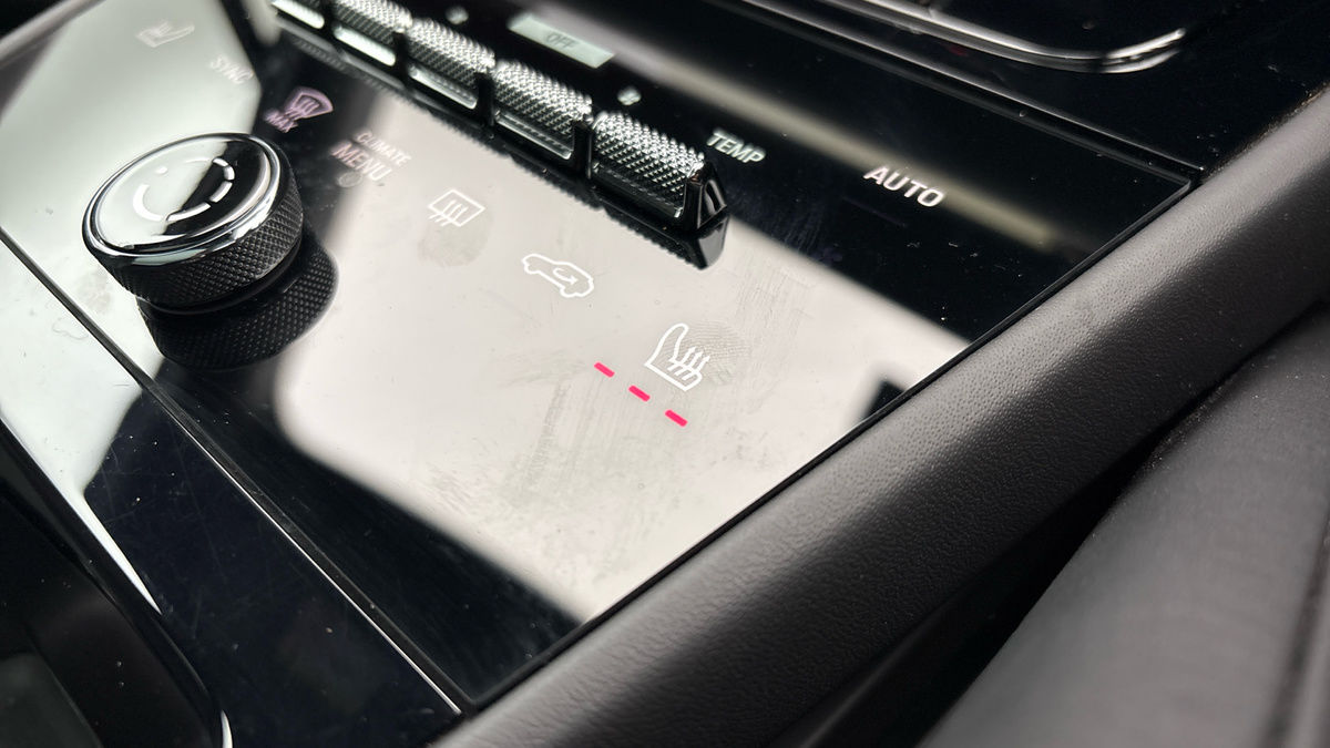 Porsche Cayenne Image 28