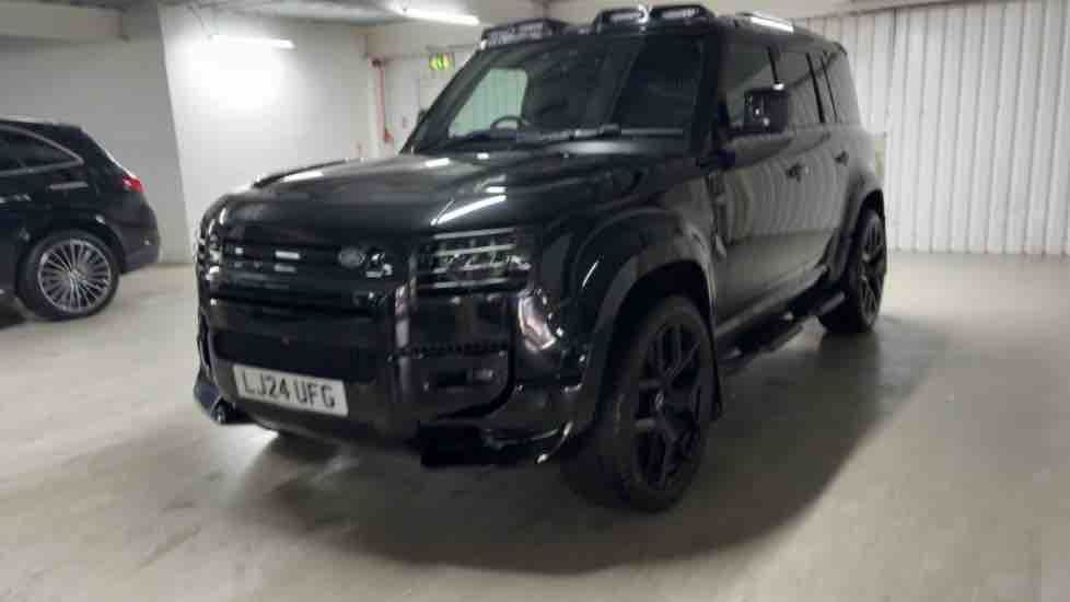 More views of Land Rover Defender 110