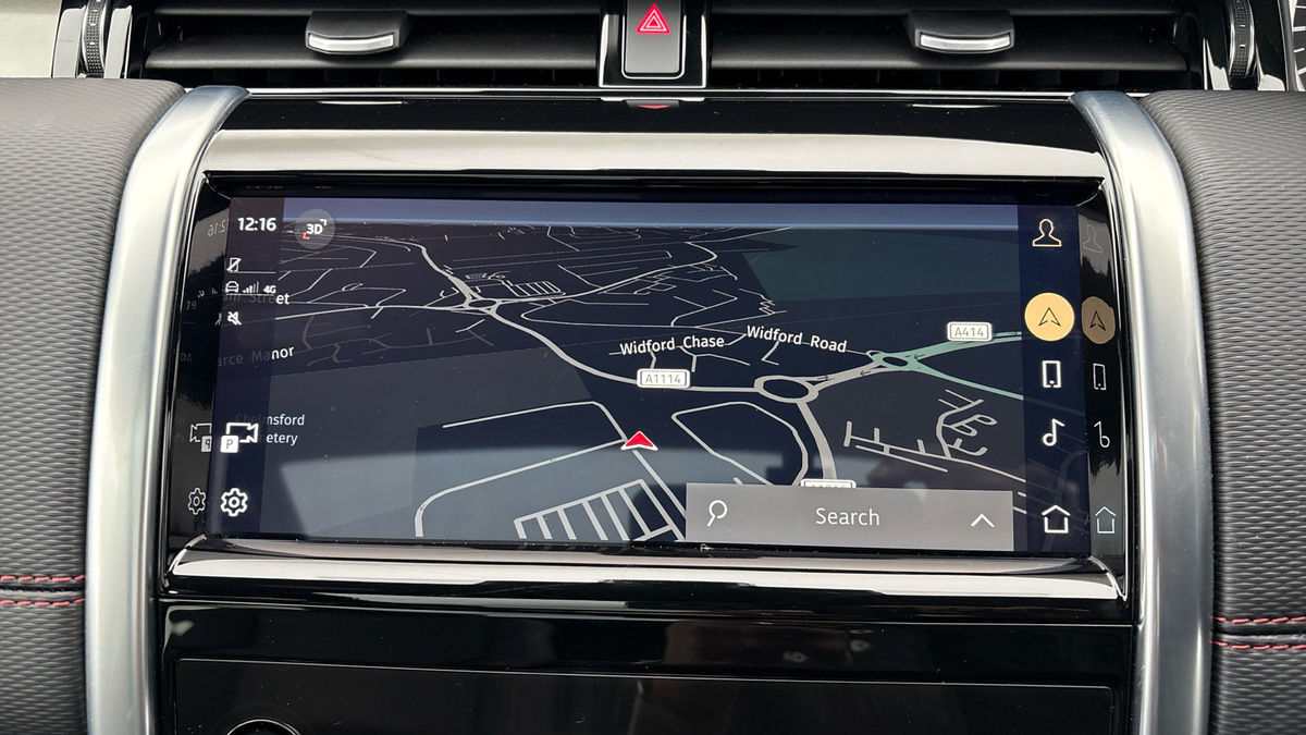 Land Rover Discovery Sport Image 17