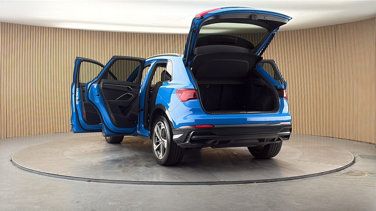 More views of Audi Q3