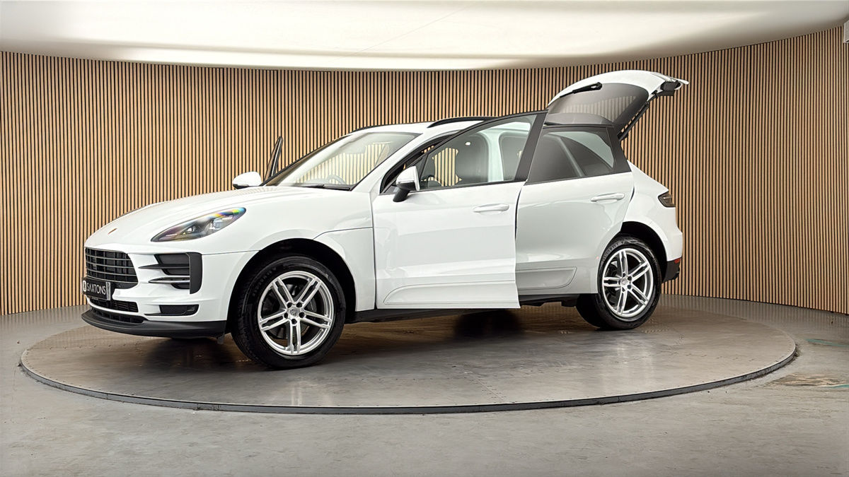More views of Porsche Macan
