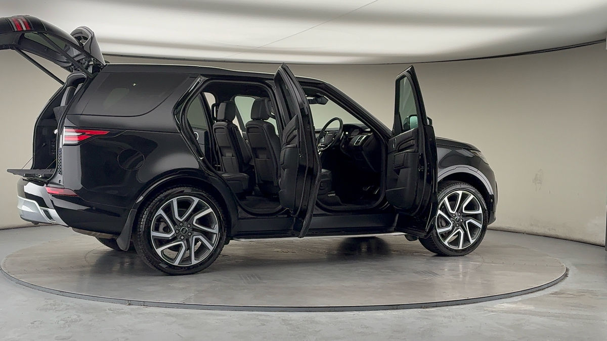 More views of Land Rover Discovery