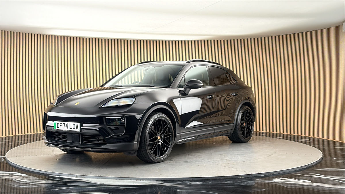 More views of Porsche Macan