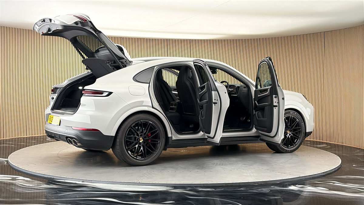 More views of Porsche Cayenne