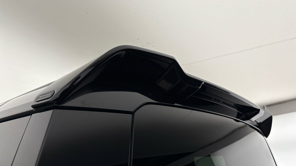 Land Rover Defender 110 Urban Image 30