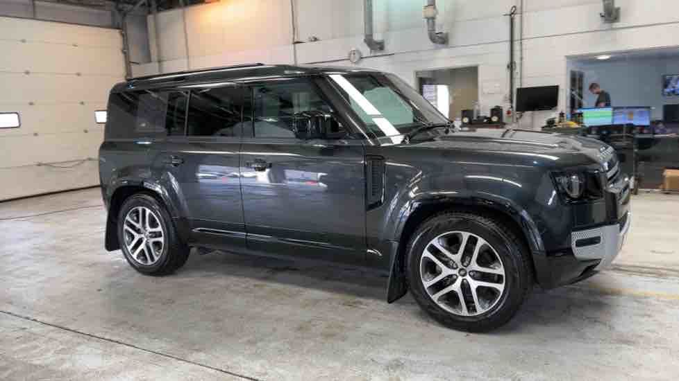 More views of Land Rover Defender 110