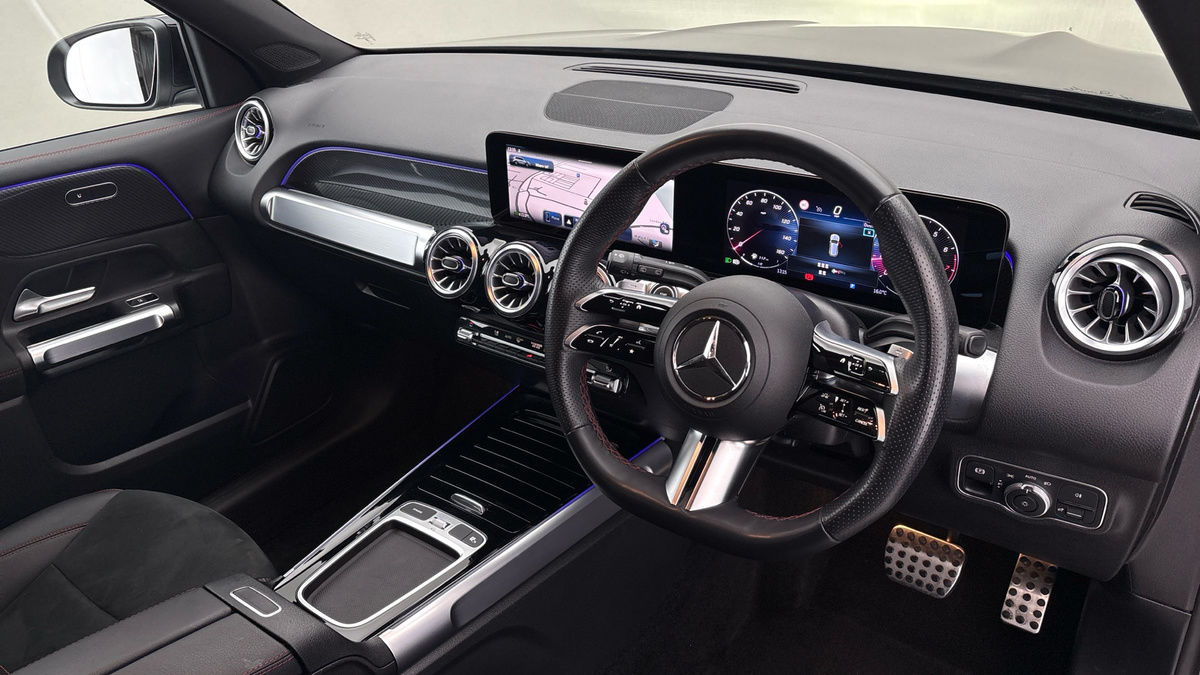 Mercedes-Benz GLB Image 5