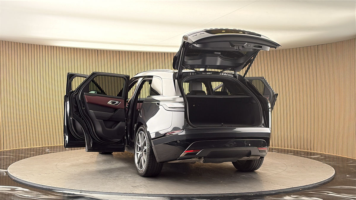 More views of Land Rover Range Rover Velar