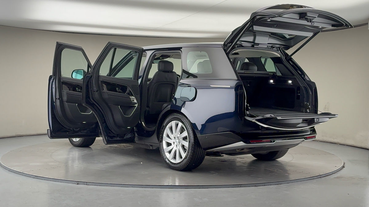 More views of Land Rover Range Rover