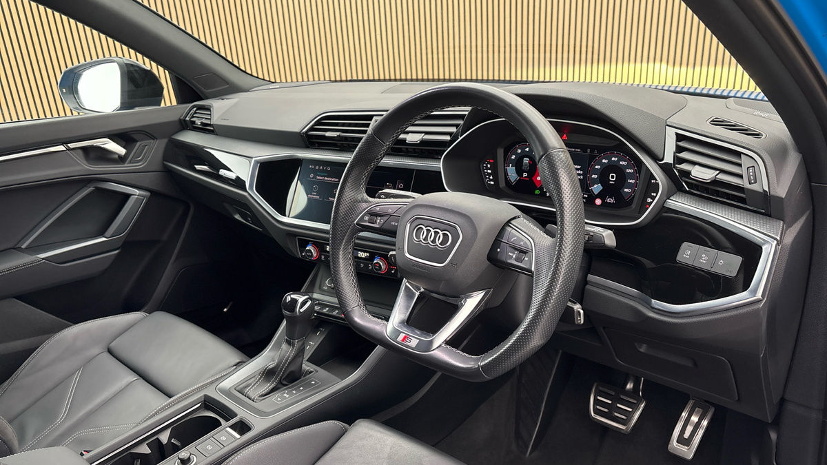 Audi Q3 Image 5