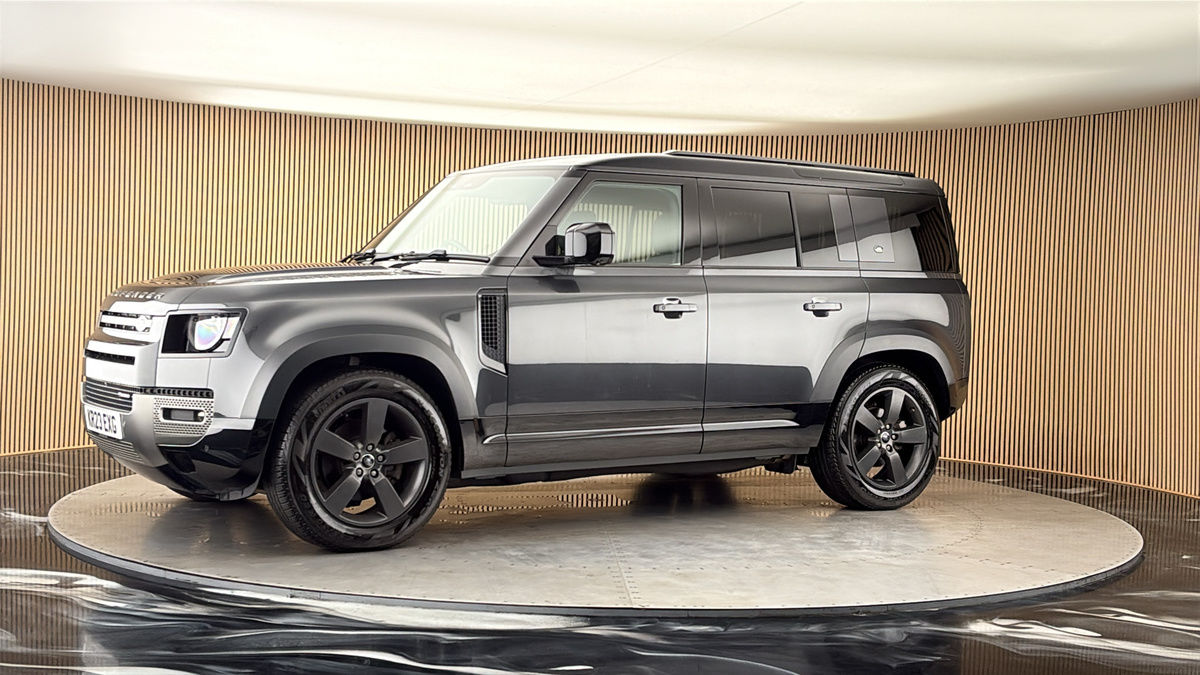More views of Land Rover Defender 110