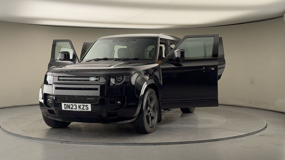 More views of Land Rover Defender 110