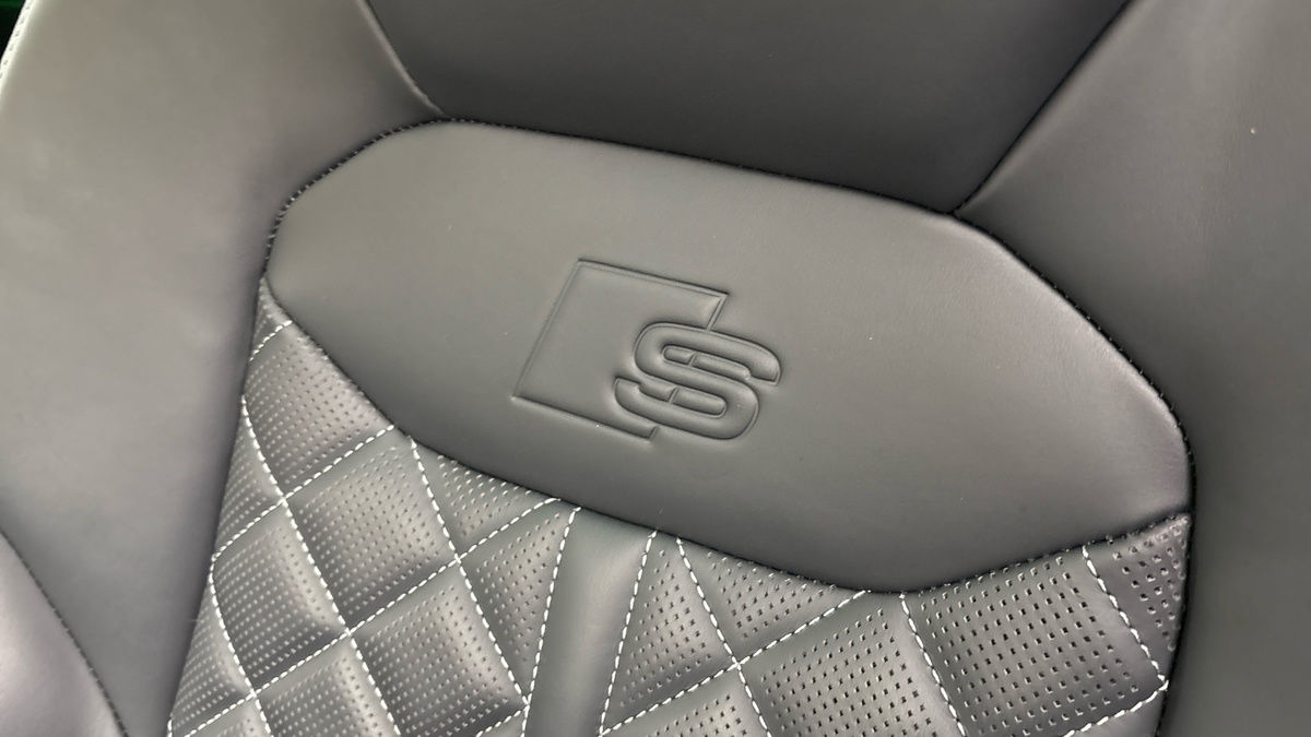 Audi SQ8 Image 28