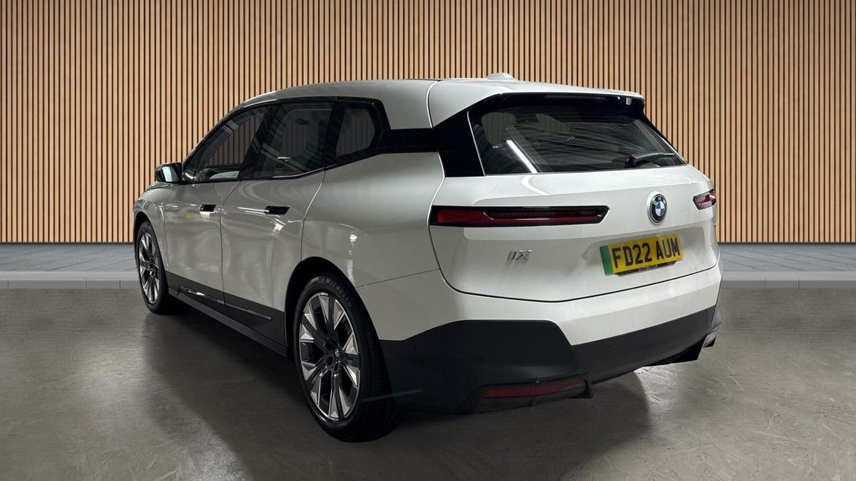 BMW iX Image 2