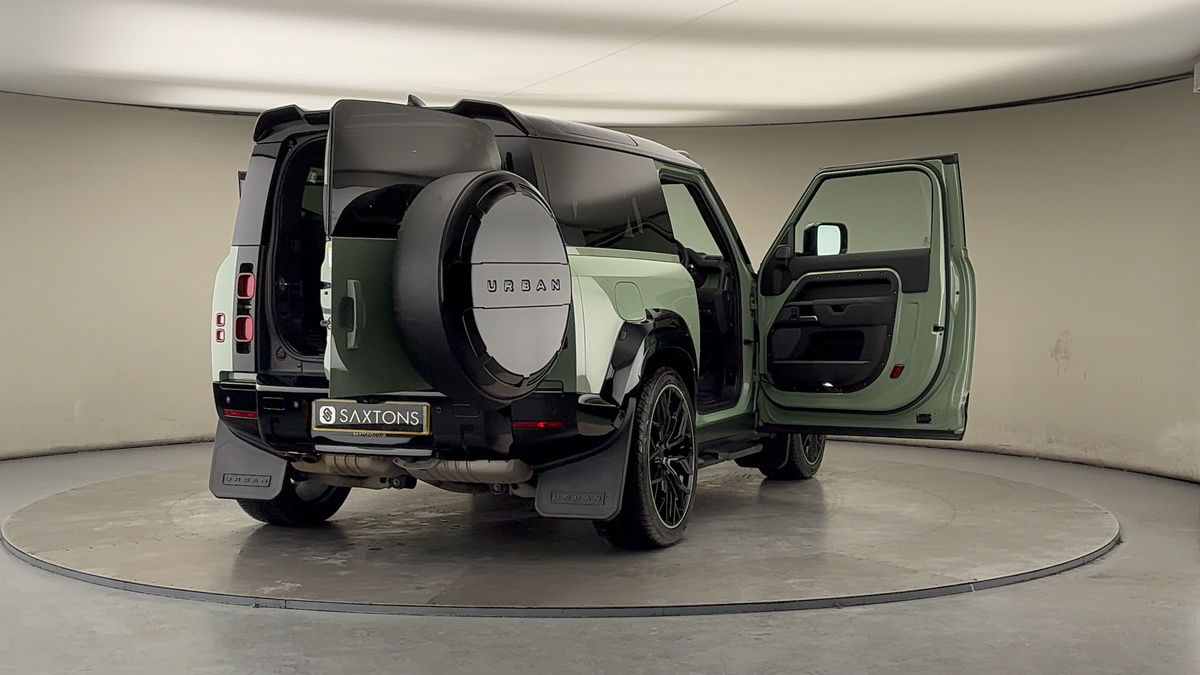 More views of Land Rover Defender 90