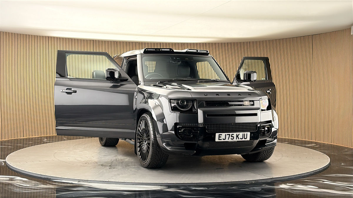 More views of Land Rover Defender 90