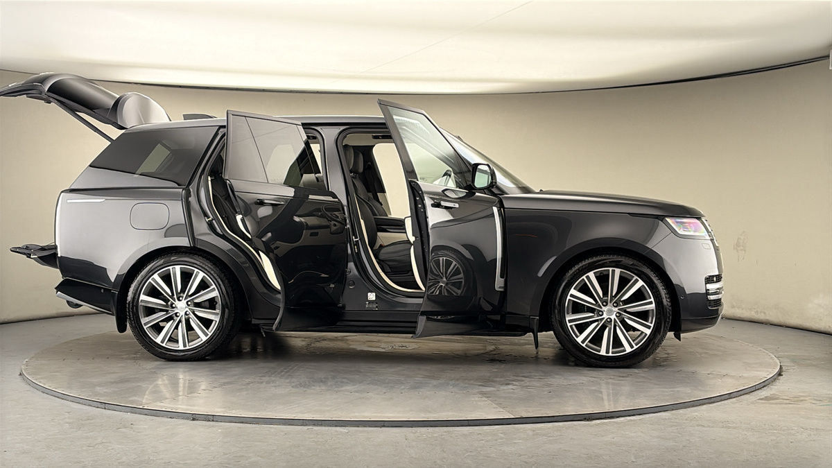 More views of Land Rover Range Rover