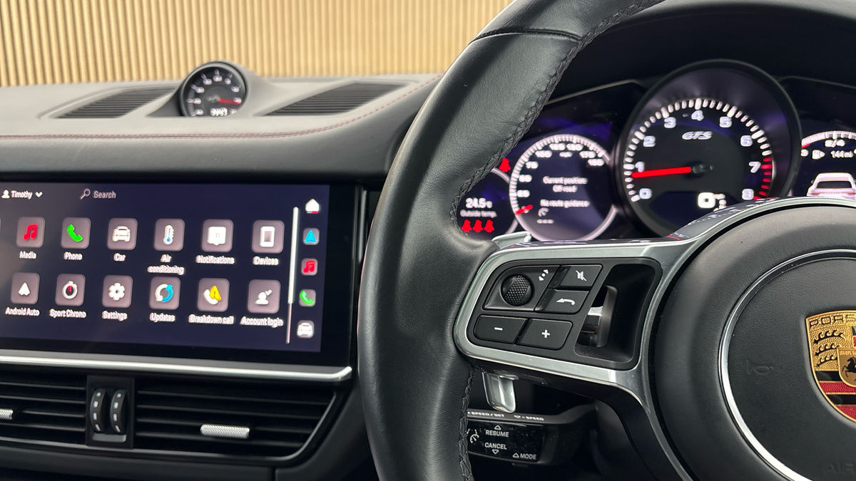Porsche Cayenne Image 13