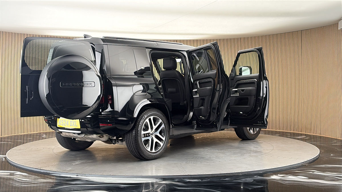 More views of Land Rover Defender 110