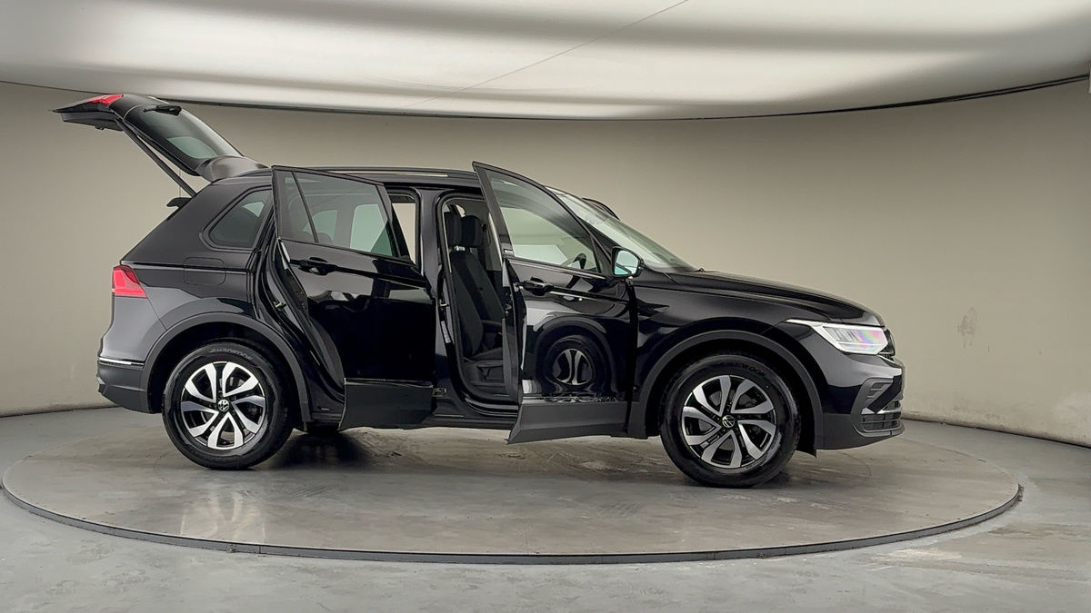 More views of Volkswagen Tiguan