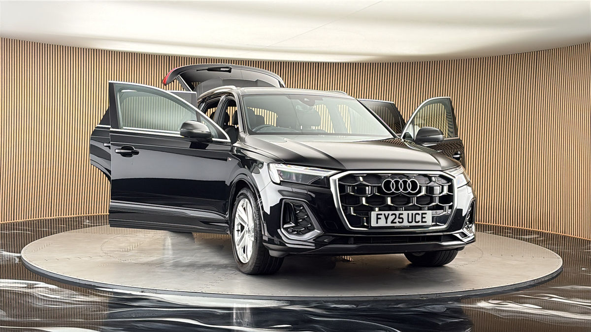 More views of Audi Q7