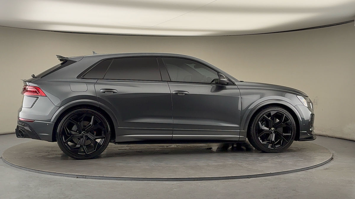 More views of Audi RSQ8