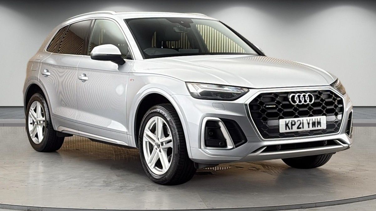 Audi Q5 Sticky Header Image