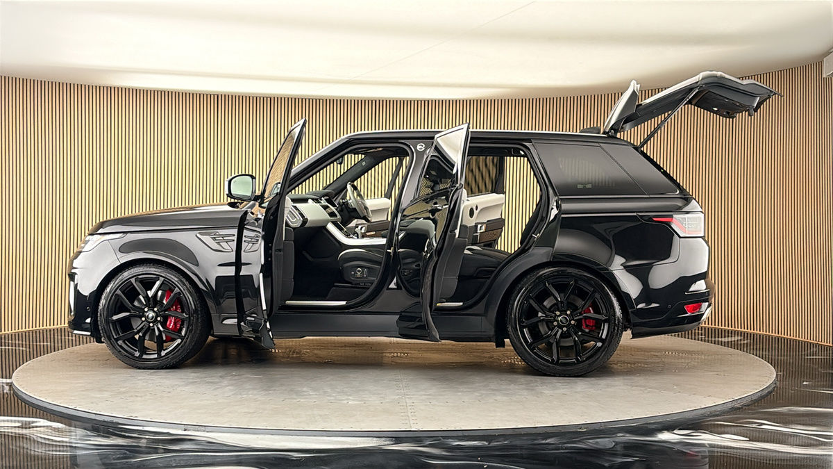 More views of Land Rover Range Rover Sport